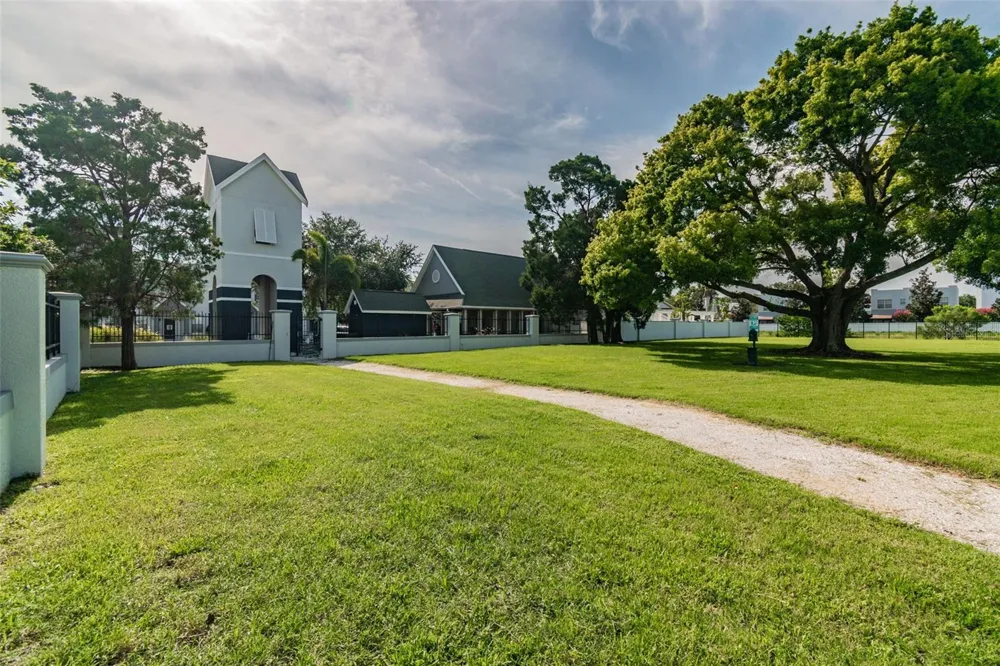 4516 BAY SPRING COURT Tampa, FL 33611
