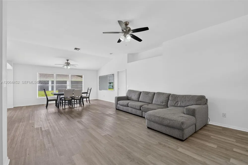 1502 Scholar CT Lehigh Acres, FL 33971