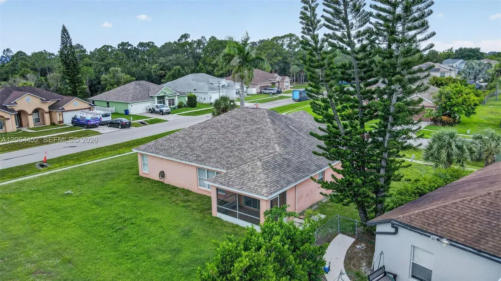 1502 Scholar CT Lehigh Acres, FL 33971