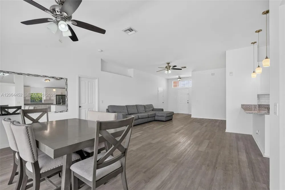 1502 Scholar CT Lehigh Acres, FL 33971
