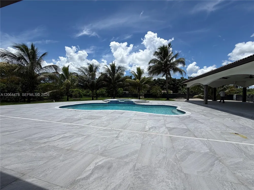 19690 SW 210th St Miami, FL 33187