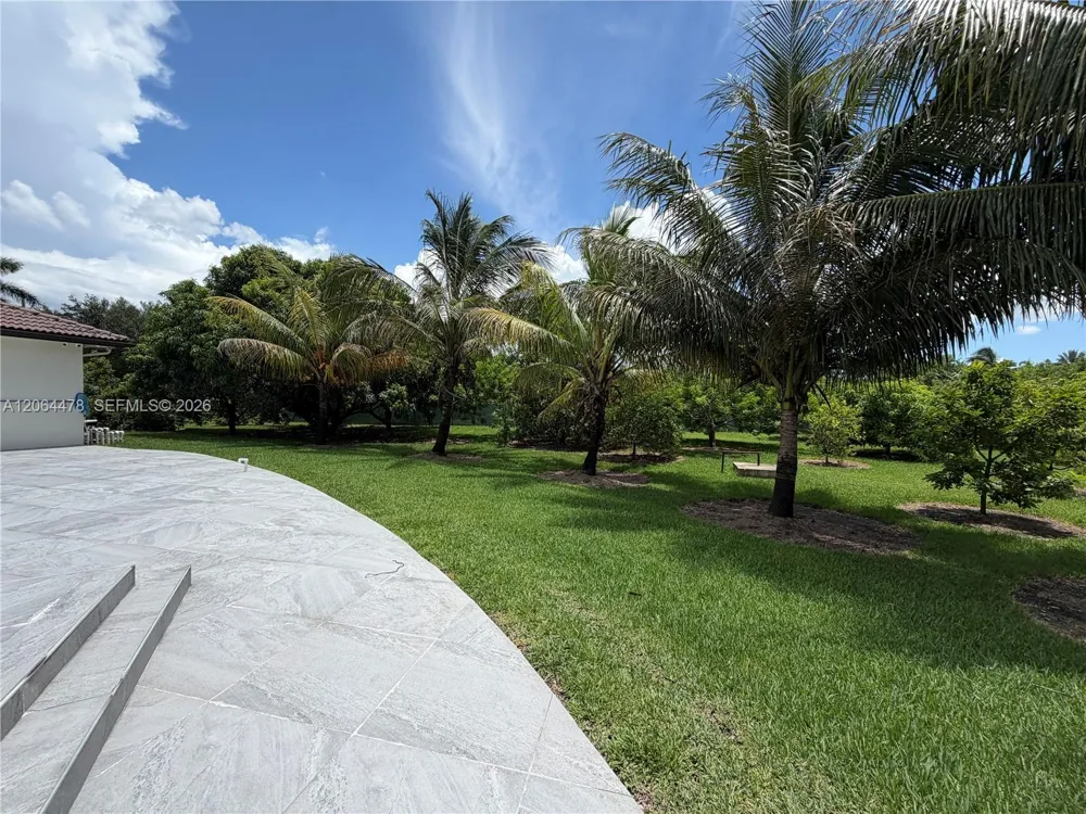 19690 SW 210th St Miami, FL 33187