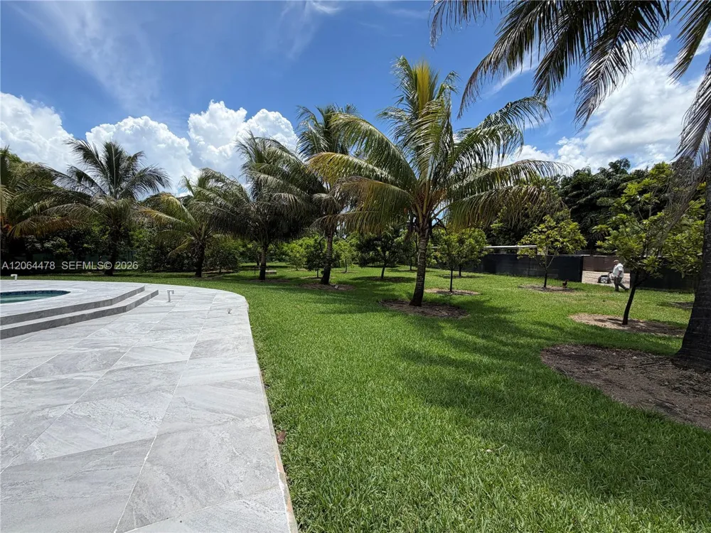 19690 SW 210th St Miami, FL 33187