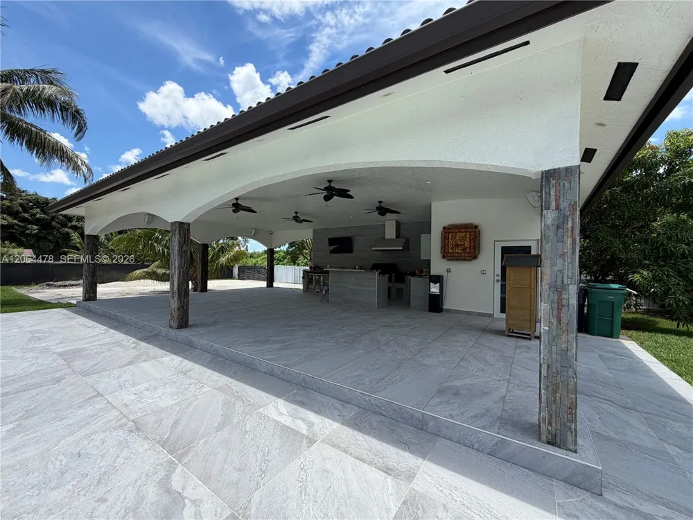 19690 SW 210th St Miami, FL 33187