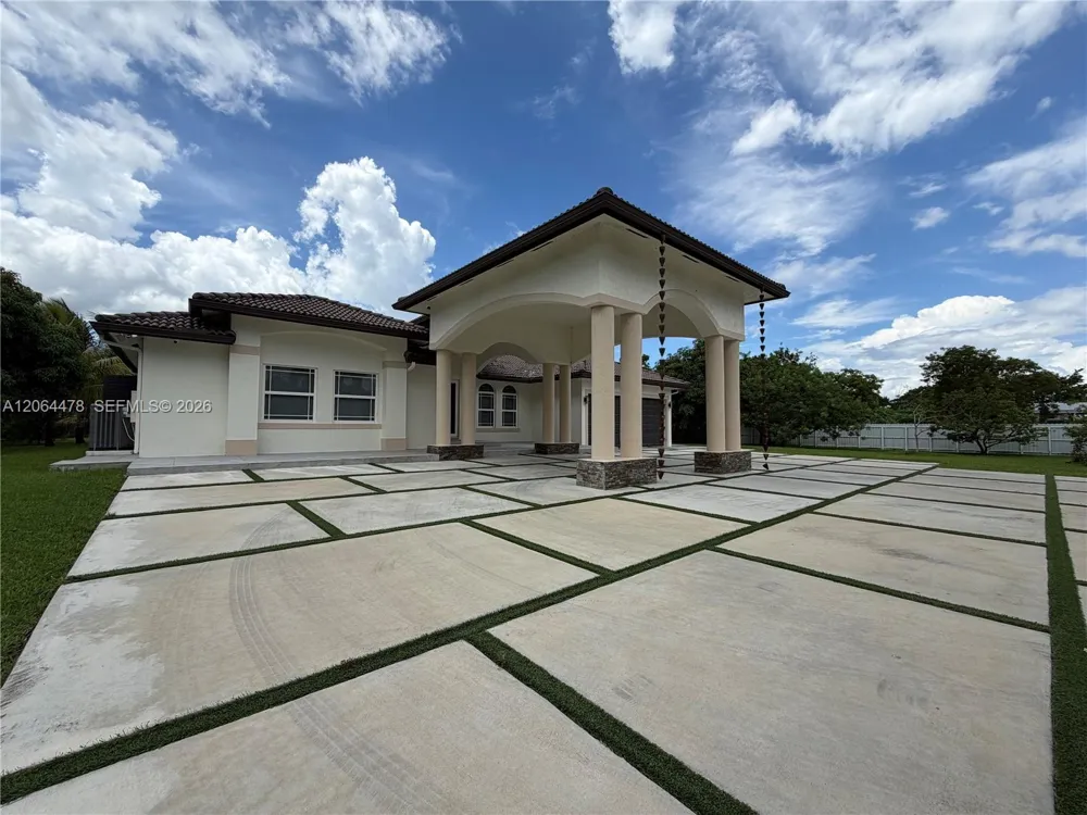 19690 SW 210th St Miami, FL 33187