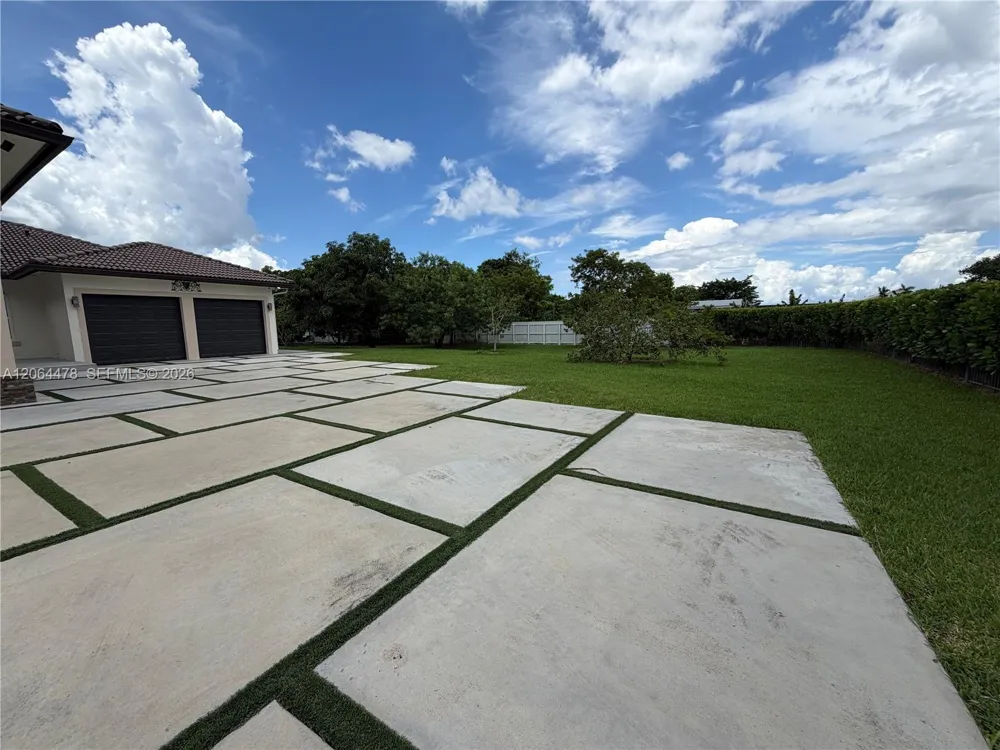 19690 SW 210th St Miami, FL 33187