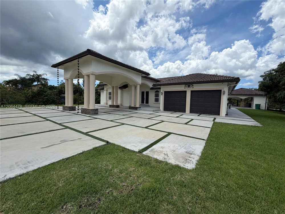 19690 SW 210th St Miami, FL 33187