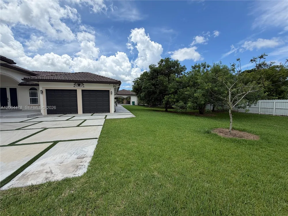 19690 SW 210th St Miami, FL 33187