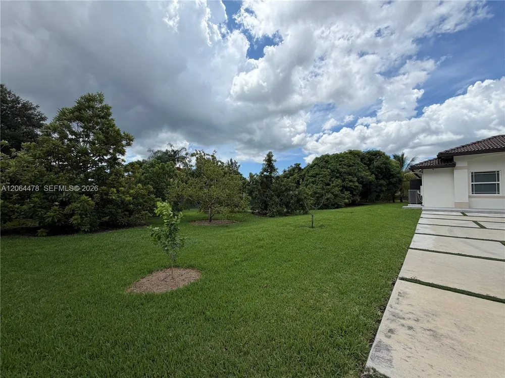 19690 SW 210th St Miami, FL 33187