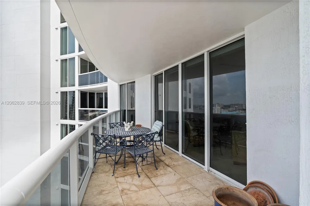 18911 Collins Ave #2103 Sunny Isles Beach, FL 33160
