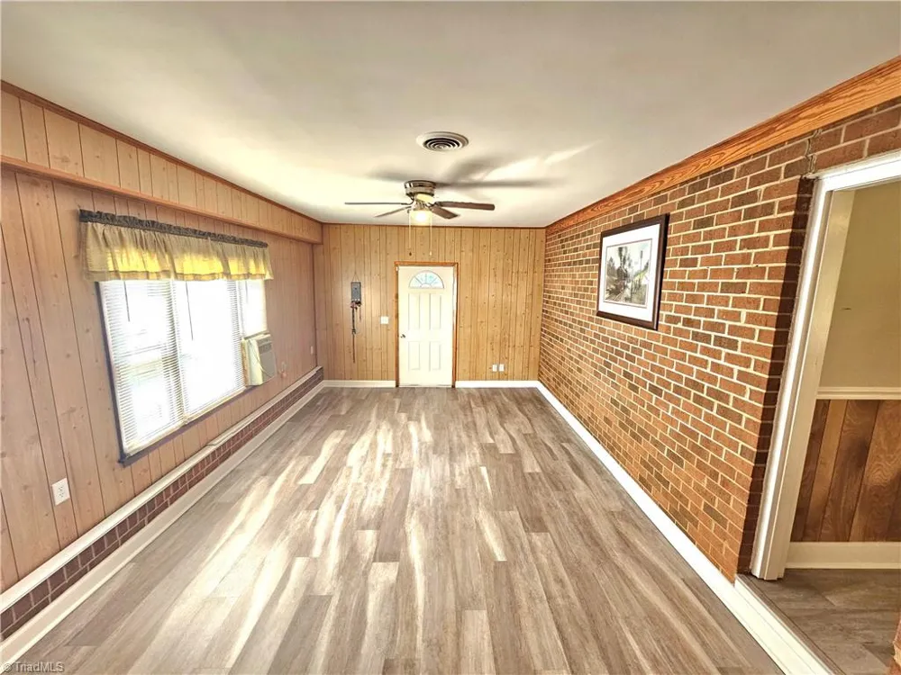 118 Pickshin Avenue Dobson, NC 27017
