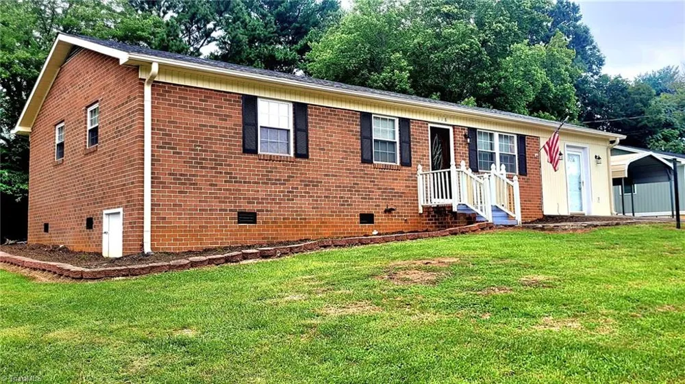 118 Pickshin Avenue Dobson, NC 27017