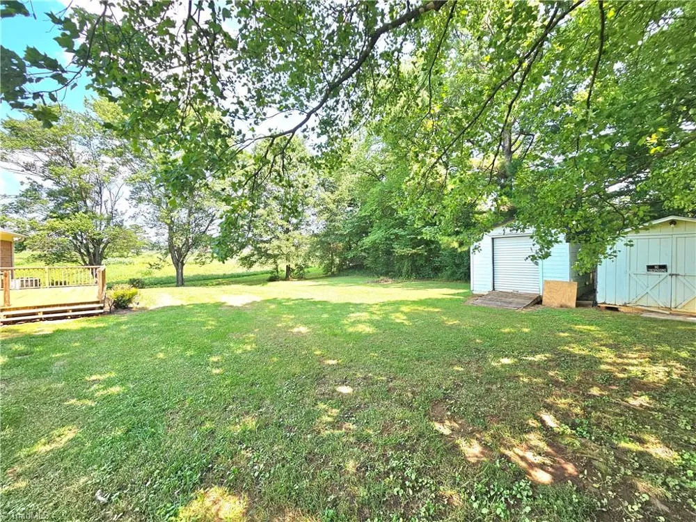 118 Pickshin Avenue Dobson, NC 27017