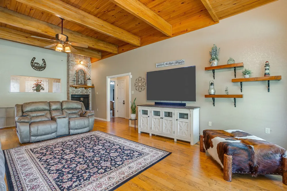 7921 County Road 915b Joshua, TX 76058