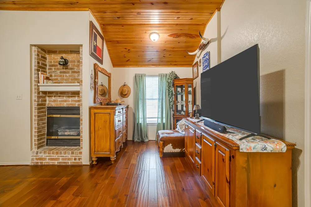 7921 County Road 915b Joshua, TX 76058
