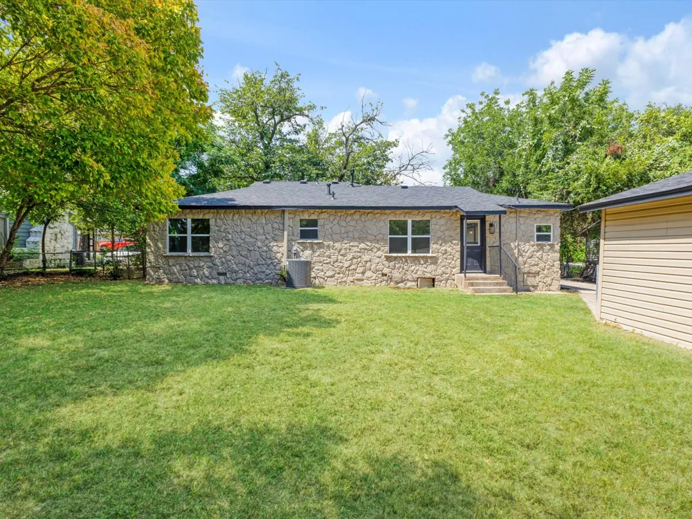 8837 Claiborn Street Lakeside, TX 76135