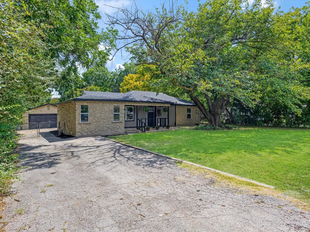 8837 Claiborn Street Lakeside, TX 76135