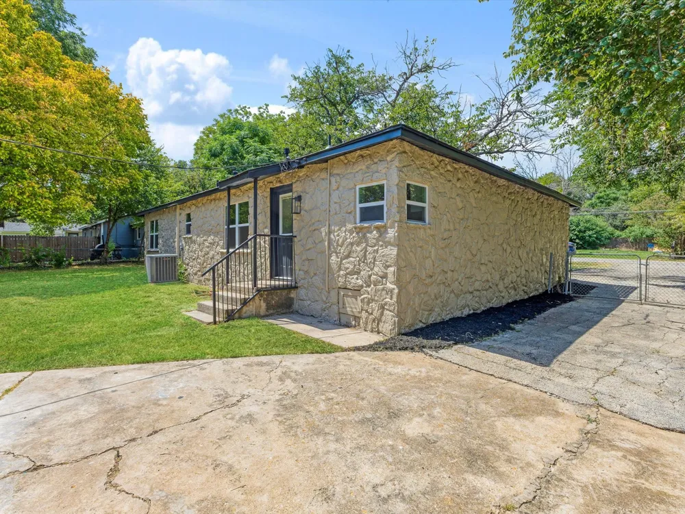 8837 Claiborn Street Lakeside, TX 76135