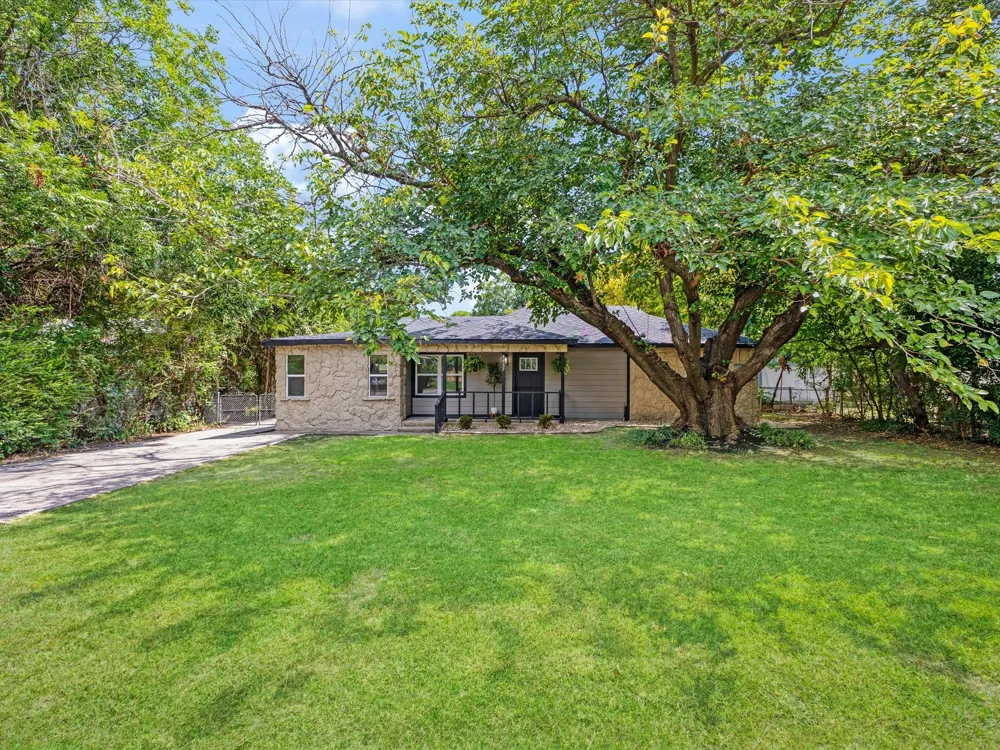 8837 Claiborn Street Lakeside, TX 76135