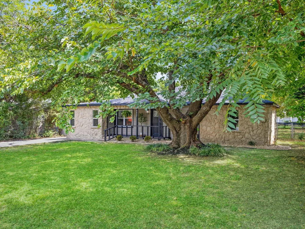 8837 Claiborn Street Lakeside, TX 76135