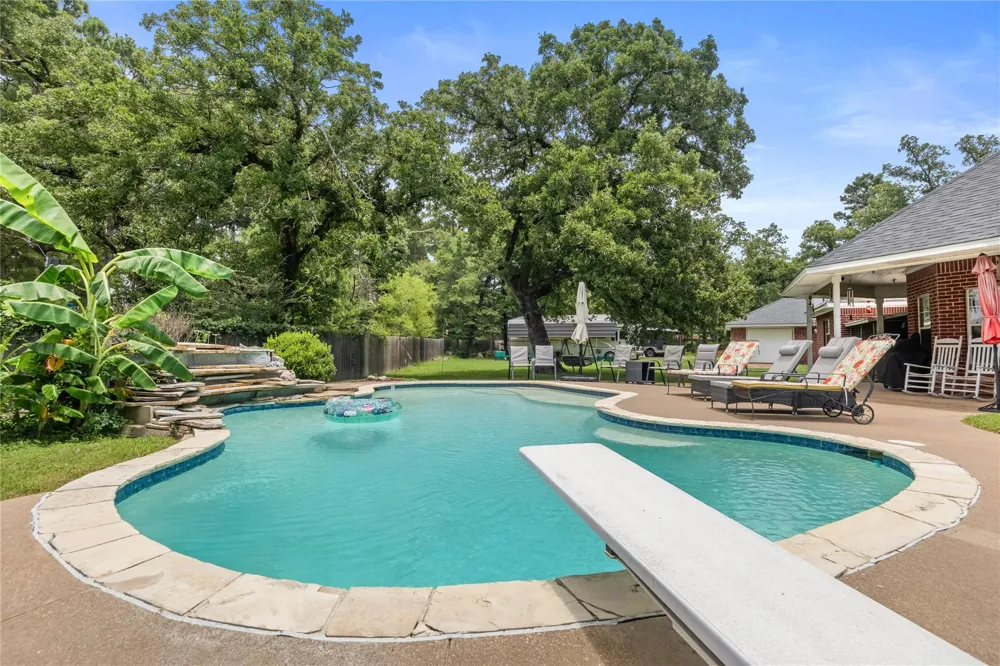 783 An County Road 165 Elkhart, TX 75839