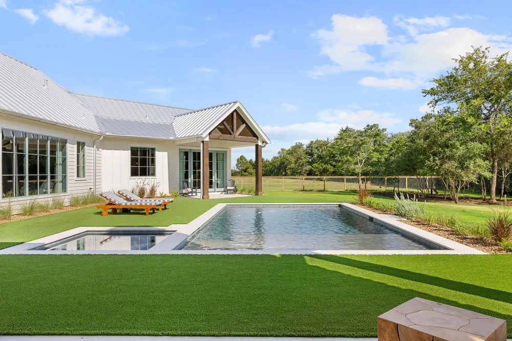 115 Reserve Way Round Top, TX 78954
