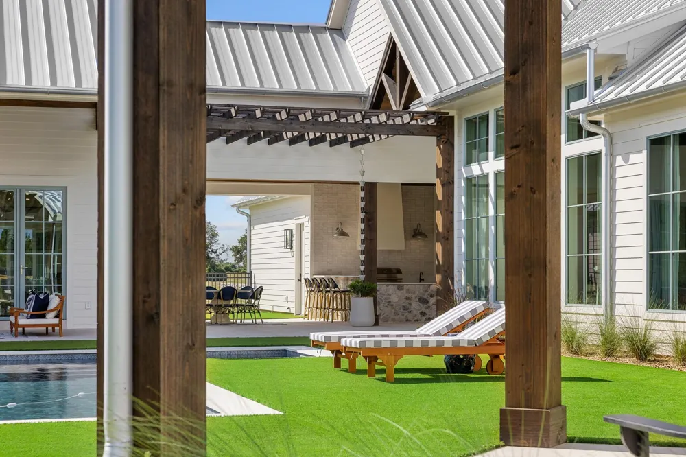 115 Reserve Way Round Top, TX 78954