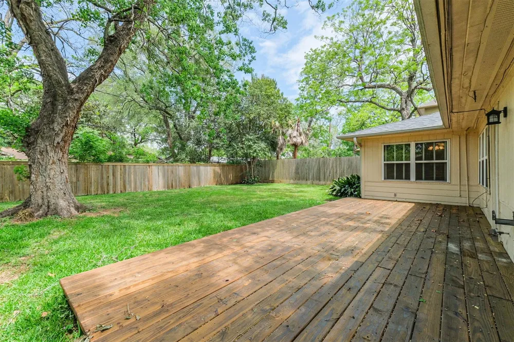 5450 Stillbrooke Drive Houston, TX 77096