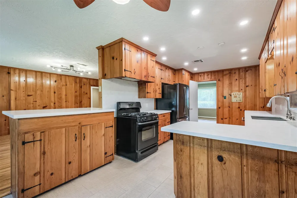 5450 Stillbrooke Drive Houston, TX 77096