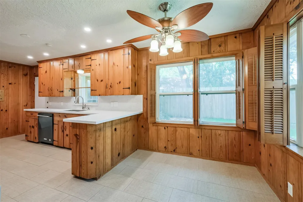 5450 Stillbrooke Drive Houston, TX 77096
