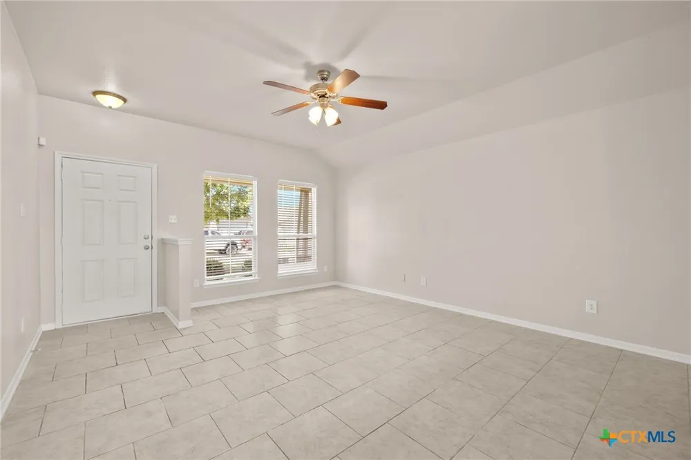 2417 Stoneham Temple, TX 76504