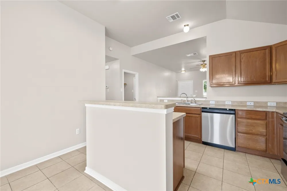 2417 Stoneham Temple, TX 76504