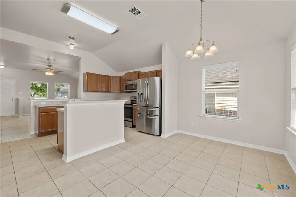 2417 Stoneham Temple, TX 76504