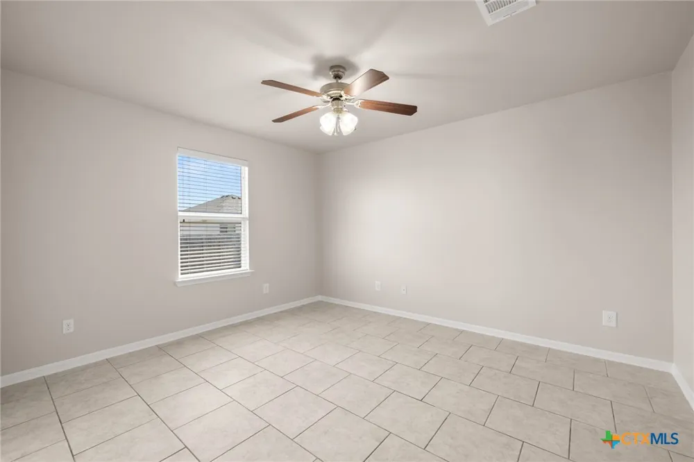 2417 Stoneham Temple, TX 76504