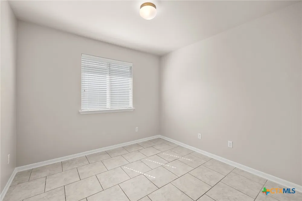 2417 Stoneham Temple, TX 76504
