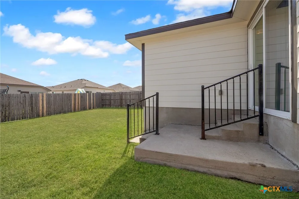 2417 Stoneham Temple, TX 76504