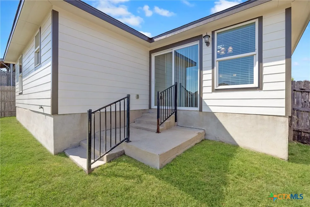 2417 Stoneham Temple, TX 76504