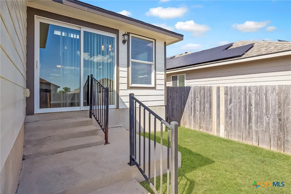 2417 Stoneham Temple, TX 76504