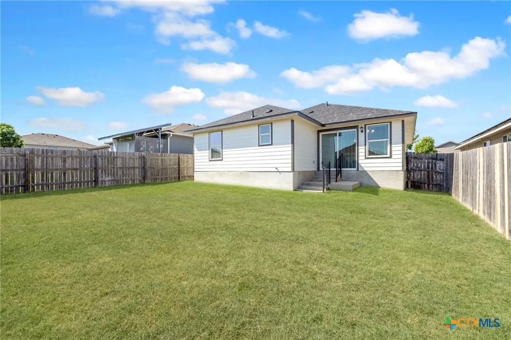 2417 Stoneham Temple, TX 76504