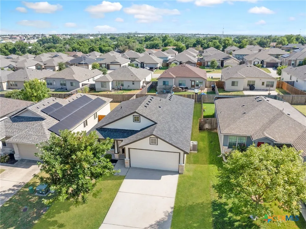 2417 Stoneham Temple, TX 76504