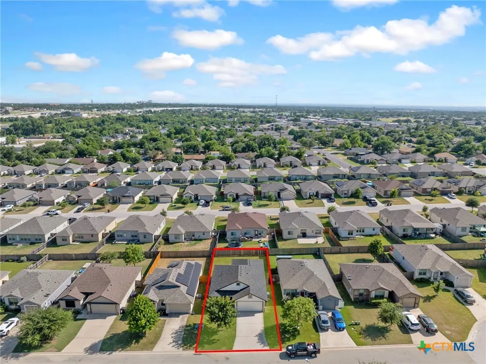2417 Stoneham Temple, TX 76504