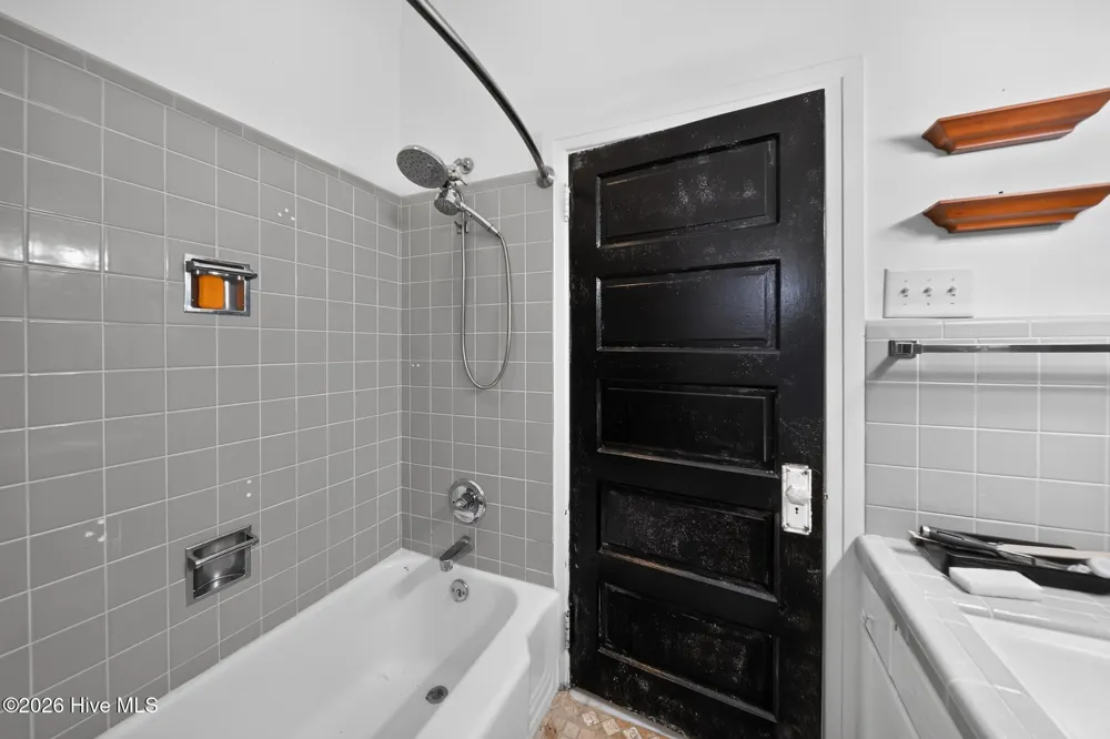 425 Roanoke Avenue Roanoke Rapids, NC 27870