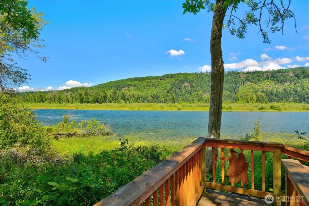 347 E Birnie Slough Road Cathlamet, WA 98612