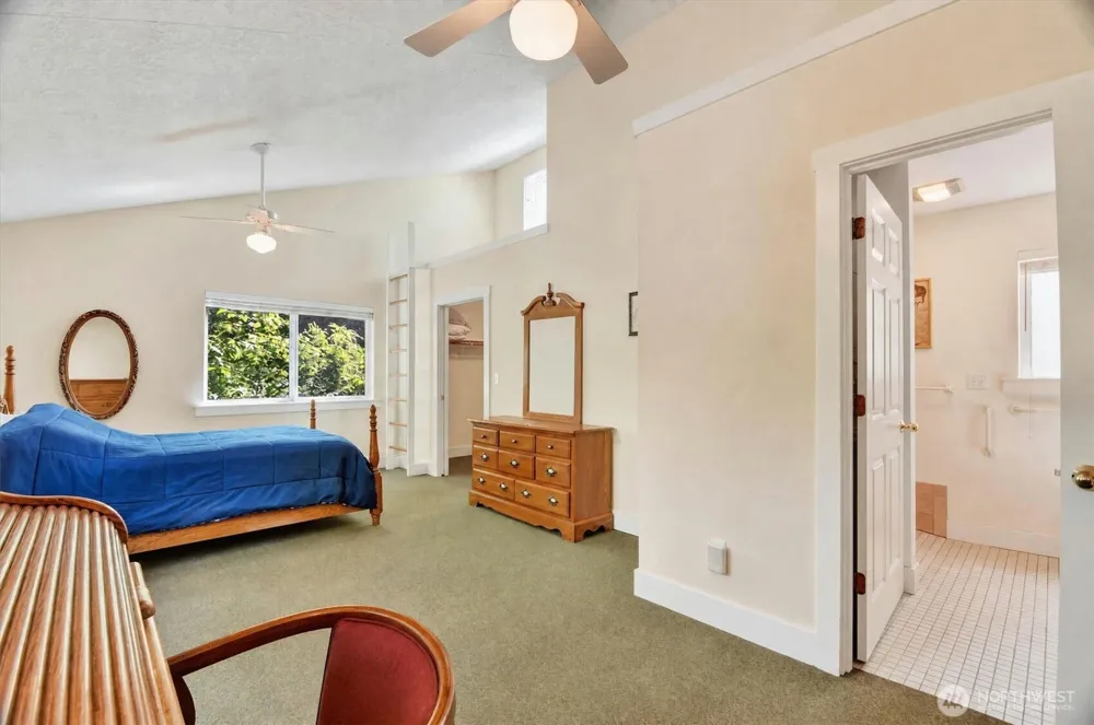 347 E Birnie Slough Road Cathlamet, WA 98612