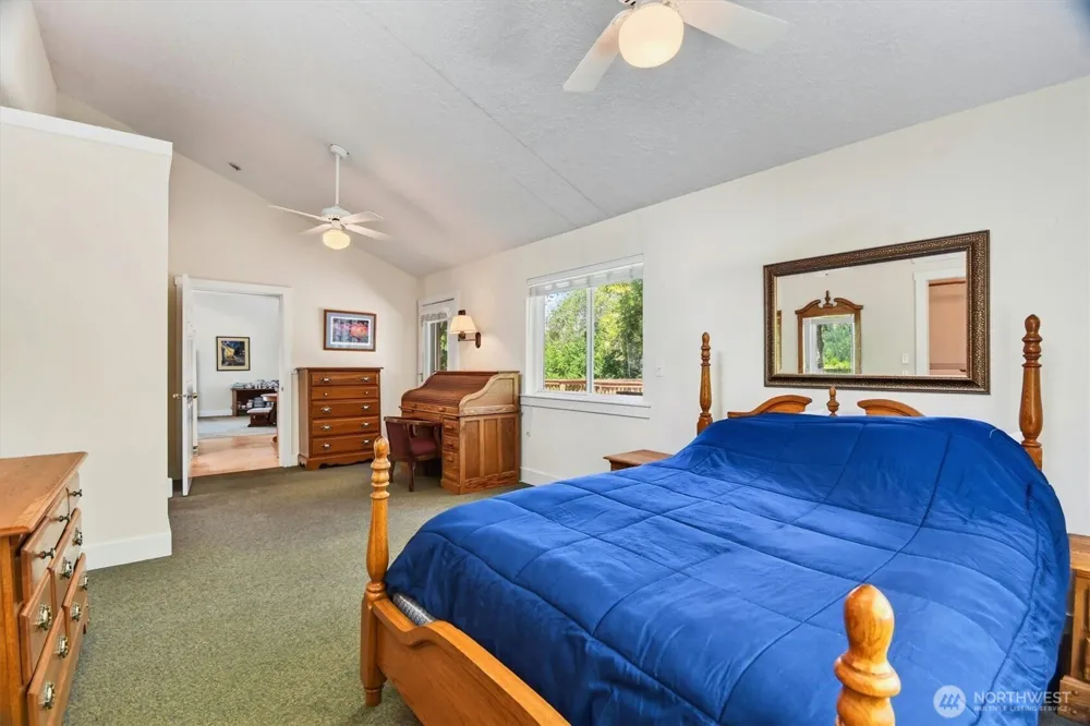 347 E Birnie Slough Road Cathlamet, WA 98612