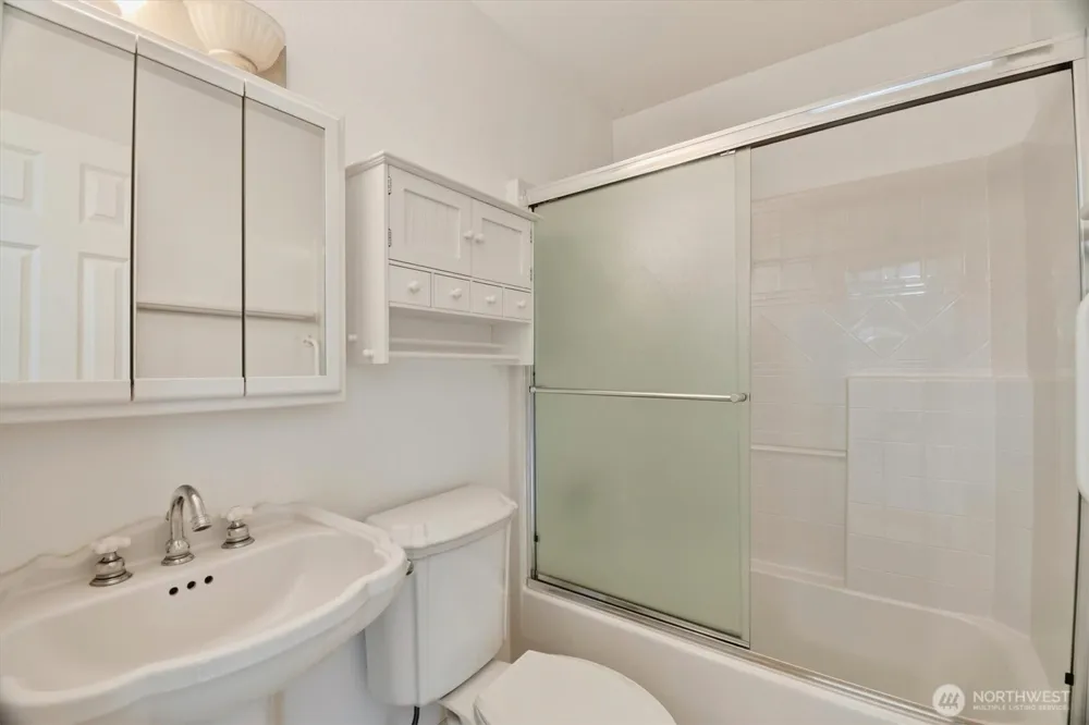347 E Birnie Slough Road Cathlamet, WA 98612