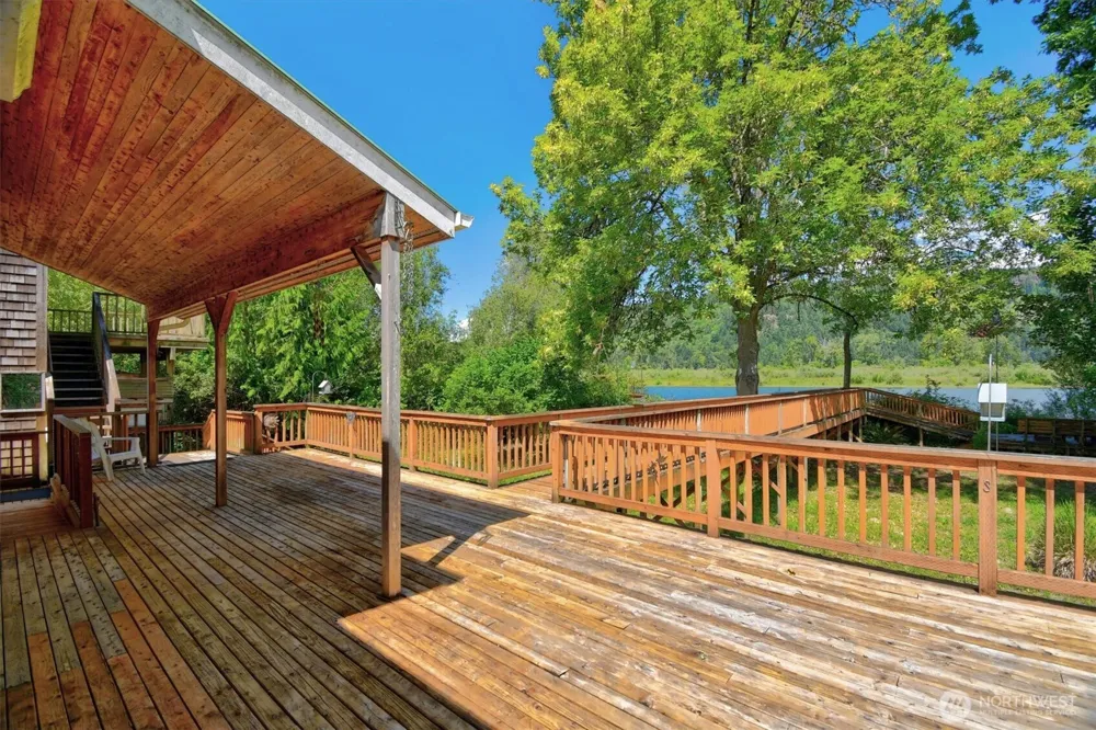 347 E Birnie Slough Road Cathlamet, WA 98612