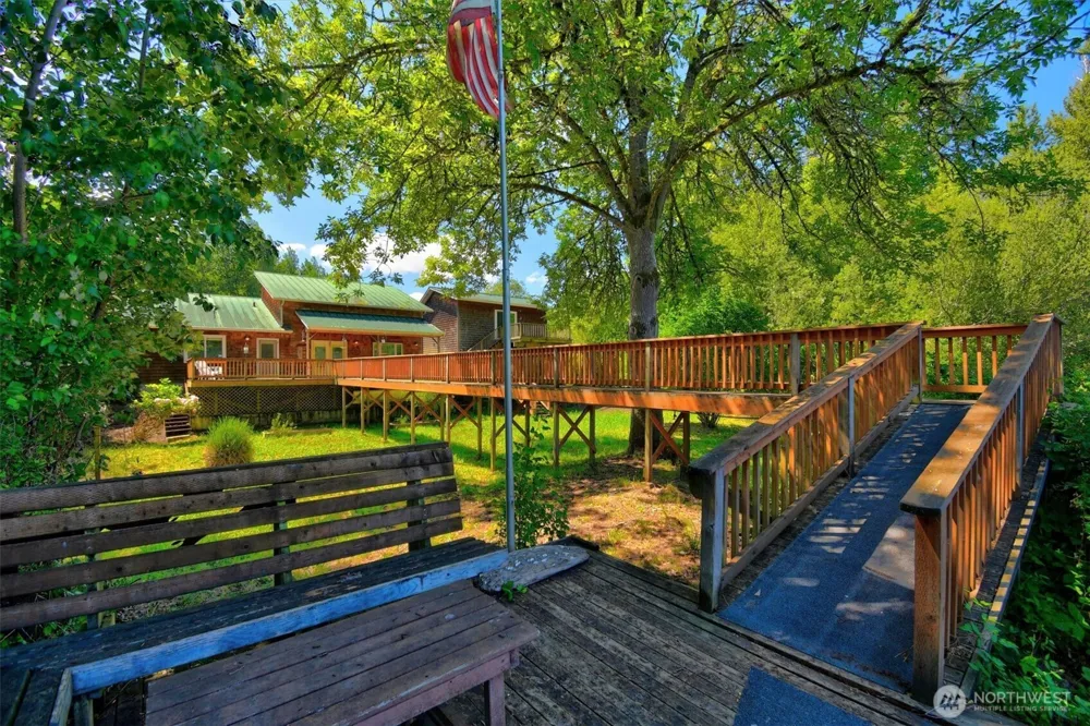 347 E Birnie Slough Road Cathlamet, WA 98612