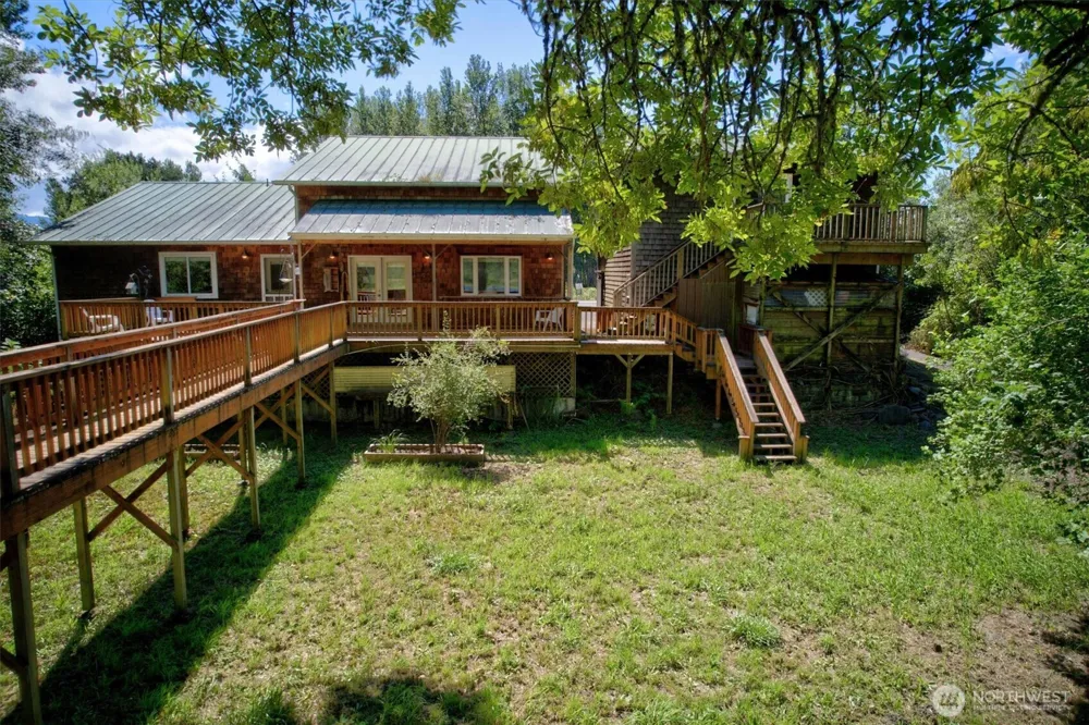 347 E Birnie Slough Road Cathlamet, WA 98612