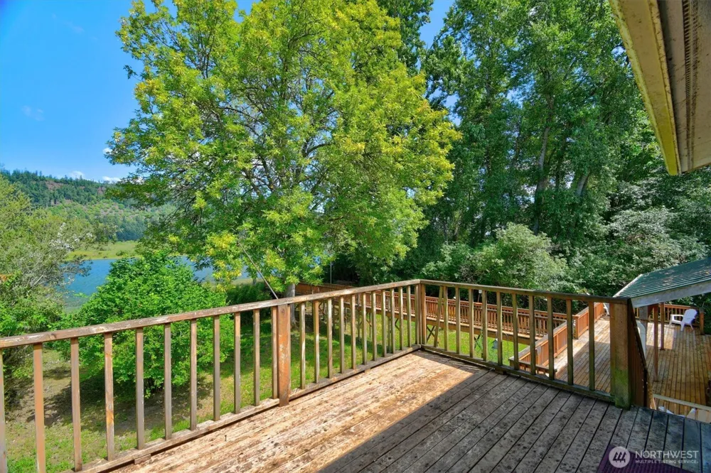 347 E Birnie Slough Road Cathlamet, WA 98612